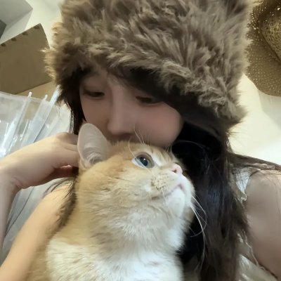 蓝色嘴巴的脸